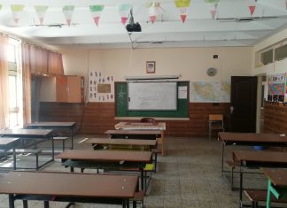 مدرسه، مهد مطالب بیهوده