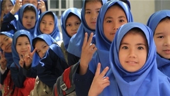 نگاهی به موانع تحصیل کودکان افغانستانی در ایران