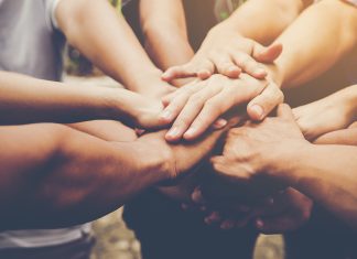 شمعها را روشن کنیم شمعها را روشن کنیم